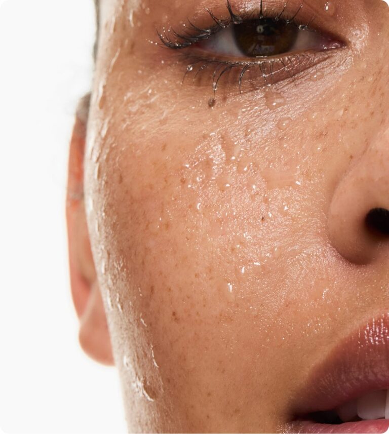 Pourquoi les sérums sont devenus essentiels dans une routine skincare 