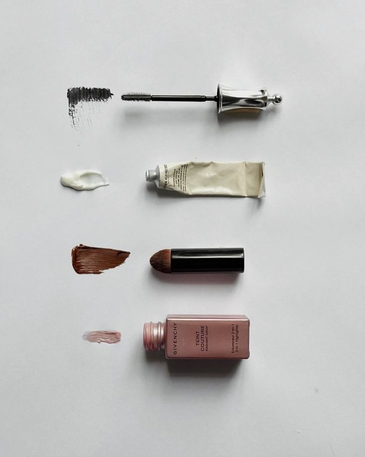 Les 5 produits essentiels pour un maquillage minimaliste